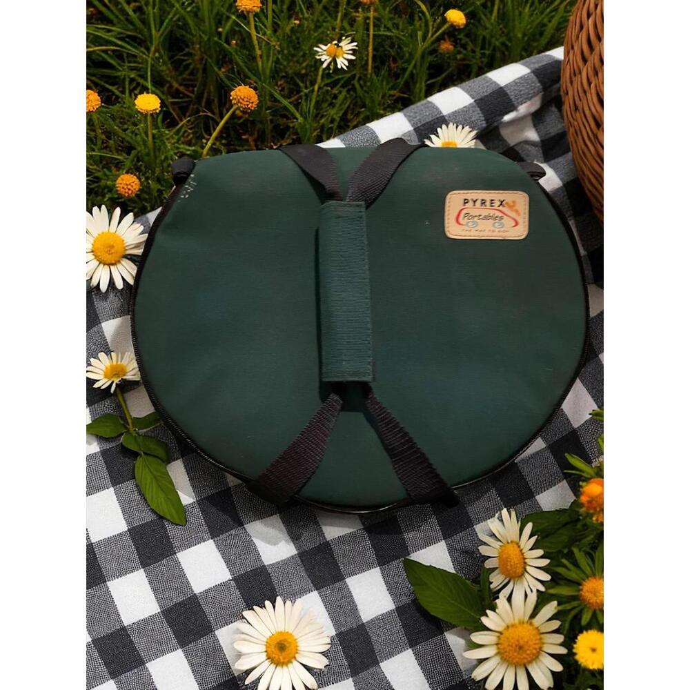 Pyrex Portables Carrying Case Hot Cold Dark Green Handles READ